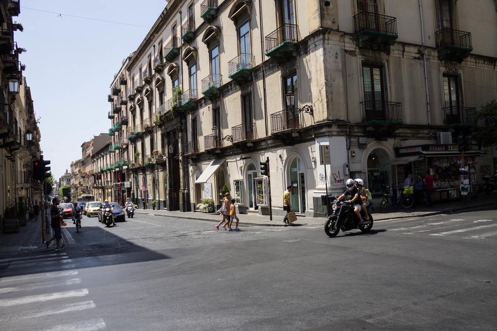 Duca Di Sarro Le Suites Katania Zewnętrze zdjęcie