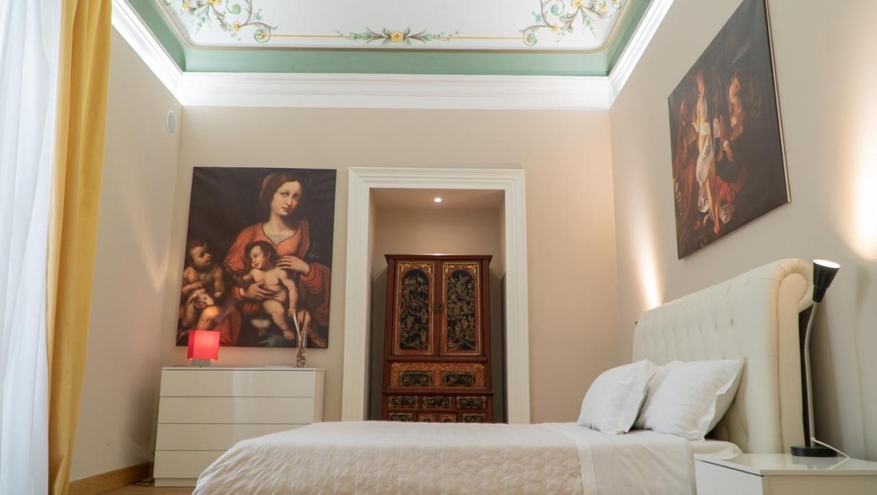 Duca Di Sarro Le Suites Katania Zewnętrze zdjęcie